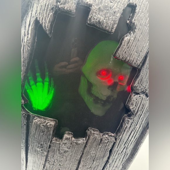 Seasonal Visions Int. Animated Talking Skeleton Coffin Halloween Blow Mold, - Picture 4 of 10